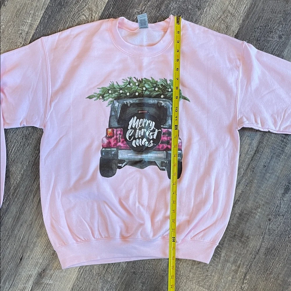 Gildan Pink Crewneck Sweatshirt with Festive Design - Picture 5 of 5